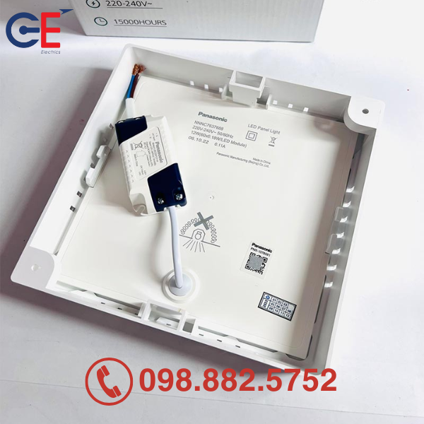 Đèn ốp trần Outbow Panasonic vuông 24W Đèn Led ốp trần Outbow Panasonic vuông 24W