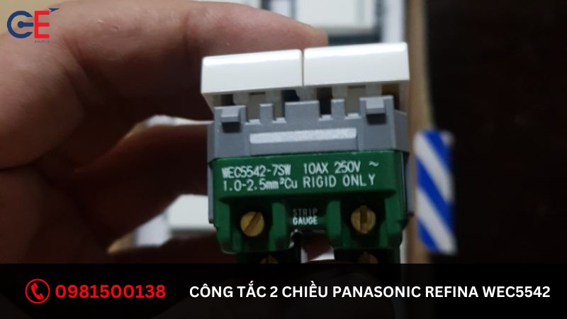 Đặc điểm của công tắc 2 chiều Panasonic Refina WEC5542-7SW