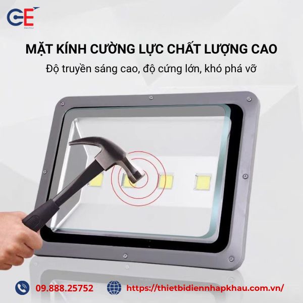 Đèn pha Philips LFL02 mặt kính cường lực